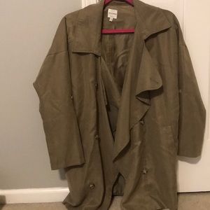Lightweight trench coat